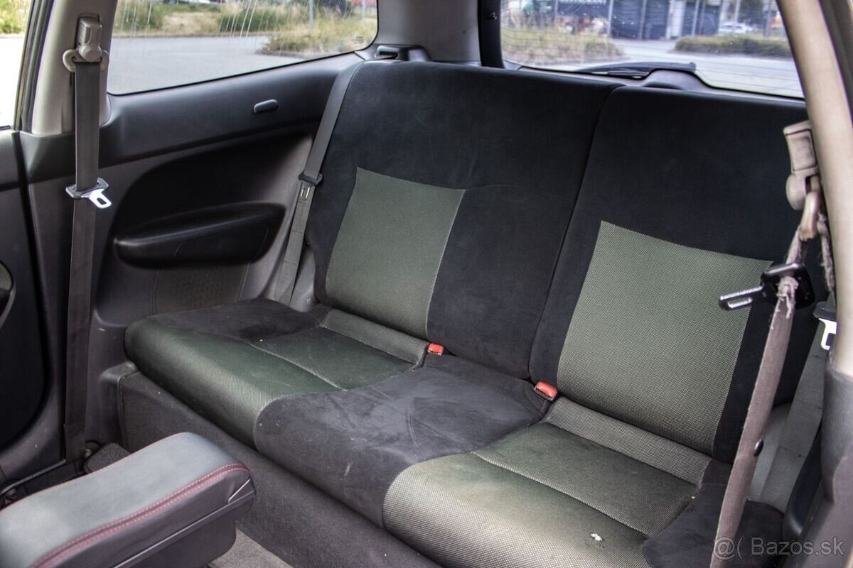 Honda Civic Type R 2.0 VTEC / 147kW / M6 / 2001 - 13