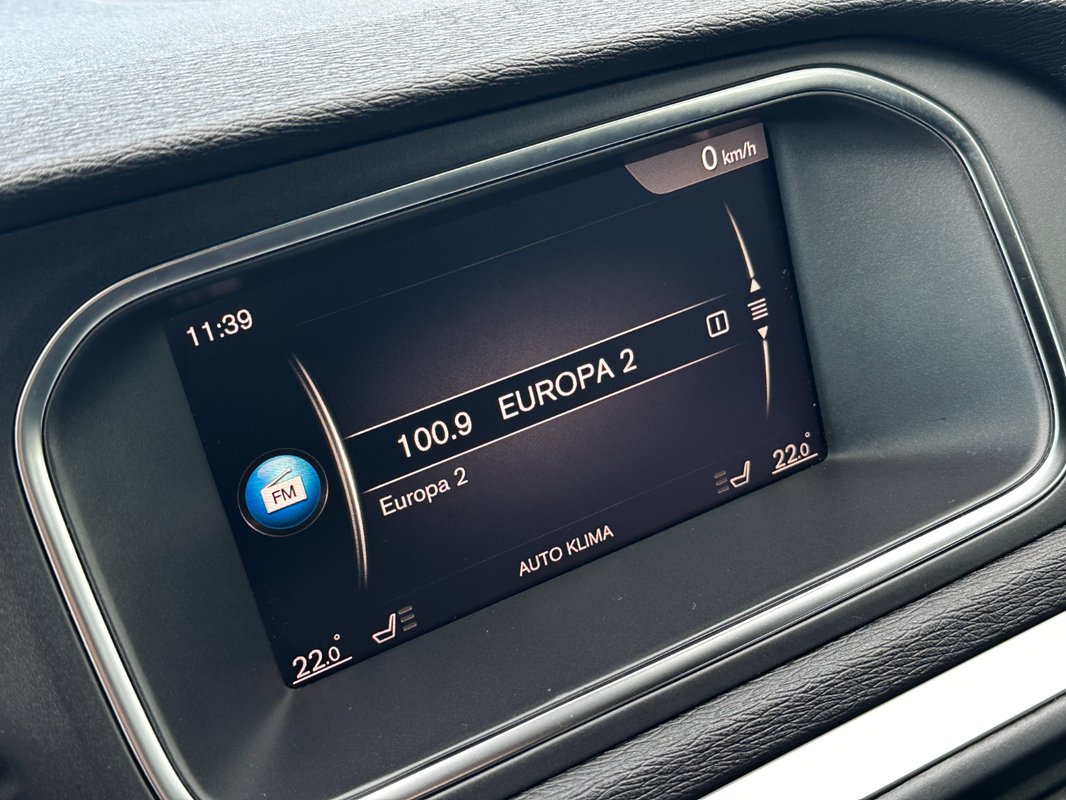 Volvo V40 R-Design D3 2.0 150k A/T - 13