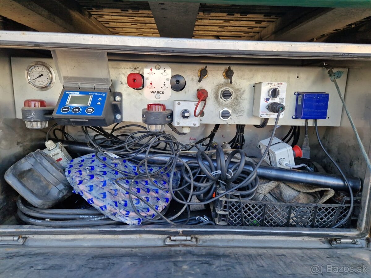 KRAKER Náves, posuvka, 2016, TOP - 13