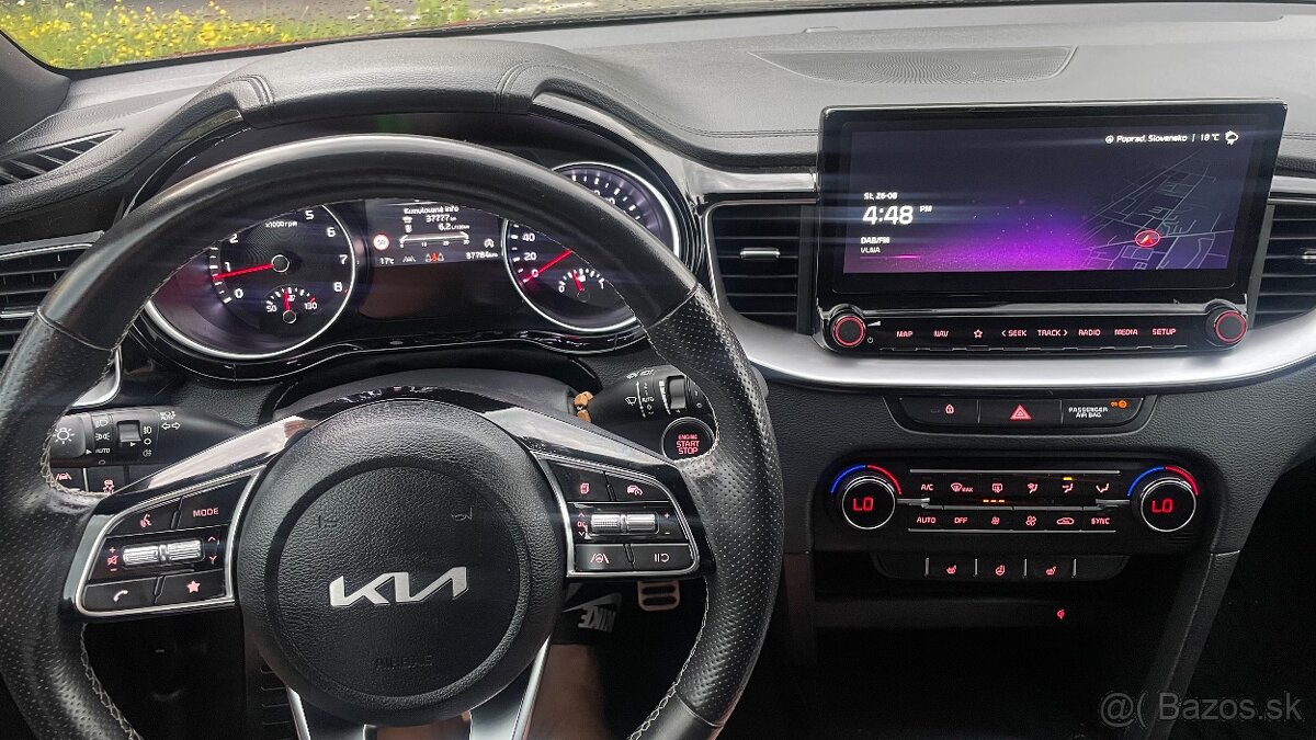 KIA Ceed GT Line - 13