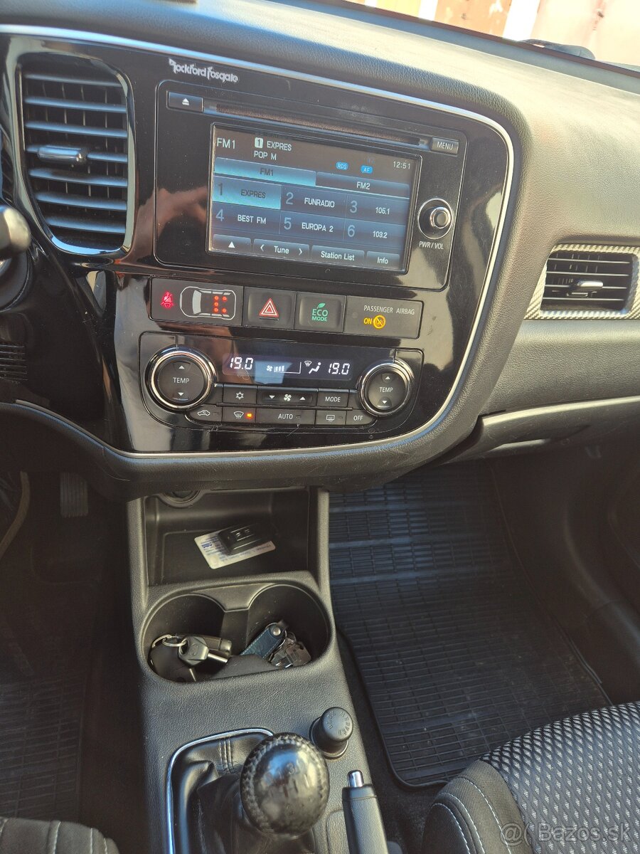 Mitsubishi Outlander 2.2D 4x4 7.miest - 13