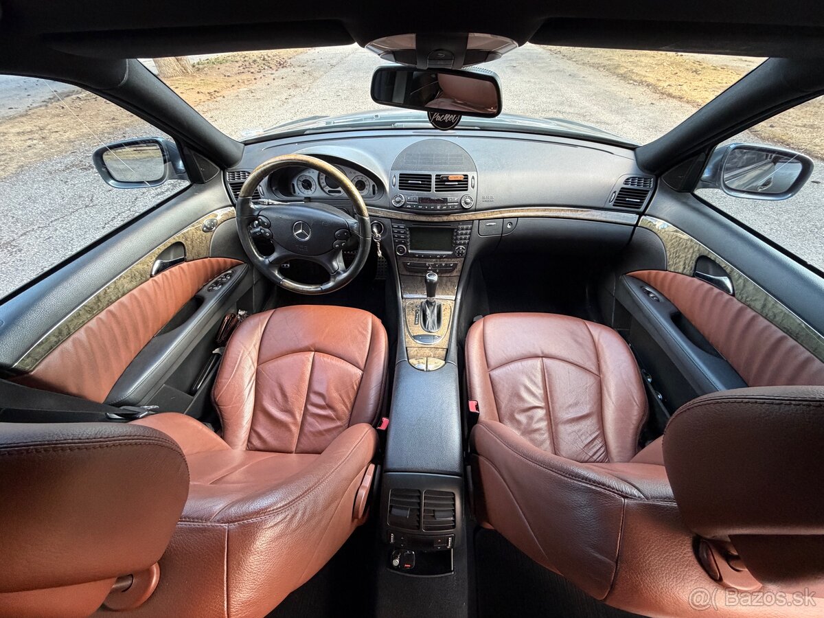 Mercedes Benz E350 V6 4matic - 13