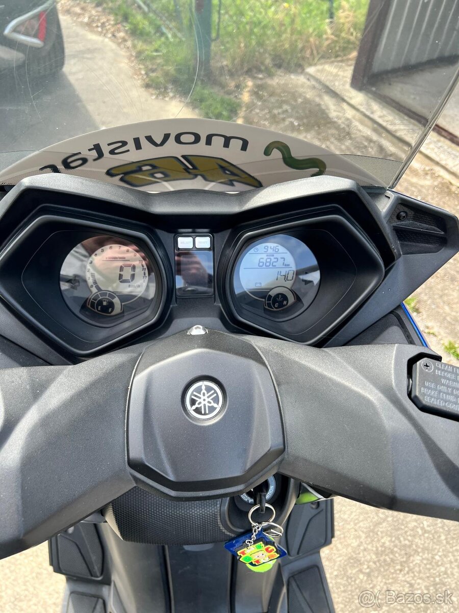 YAMAHA X MAX 125 VR46 LIMITKA - 13