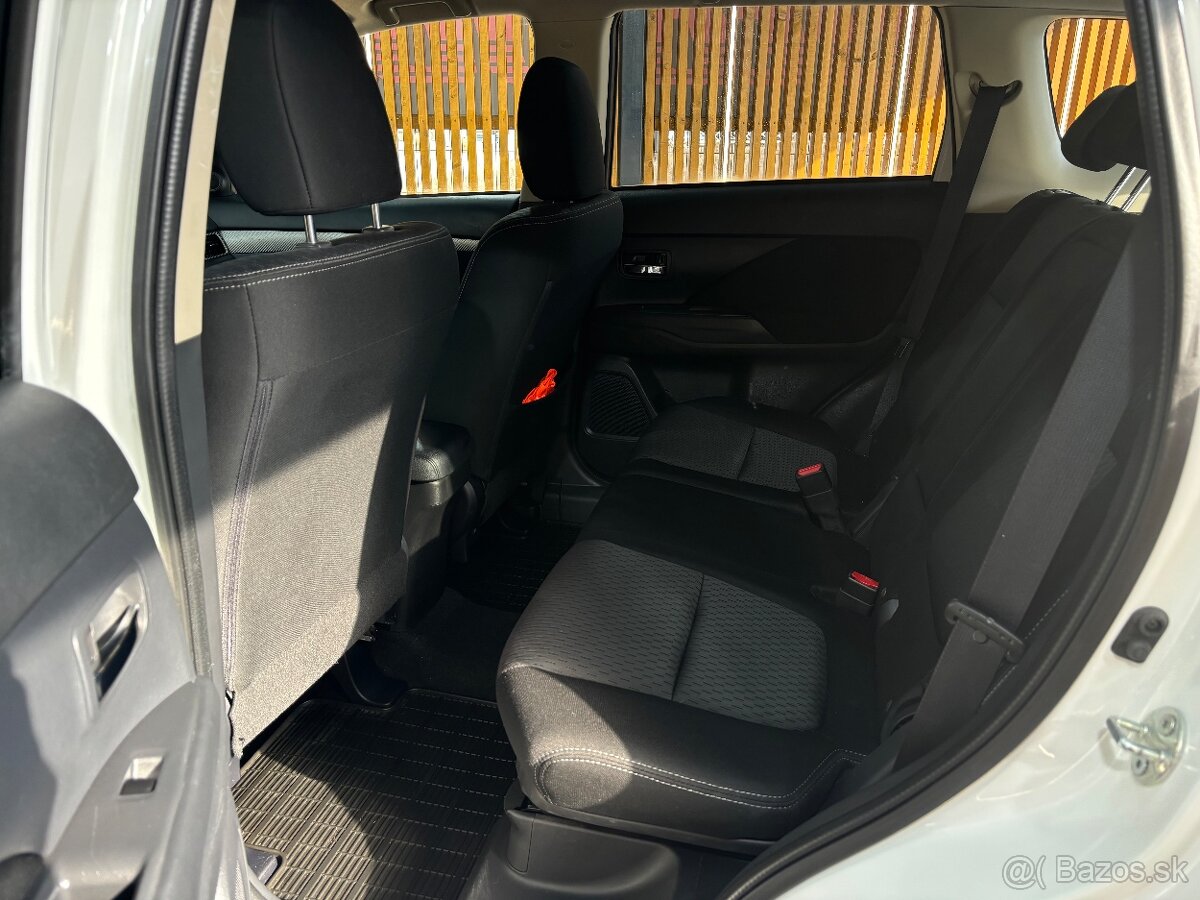 Mitsubishi Outlander 2,2 DI-D INTENSE - 13