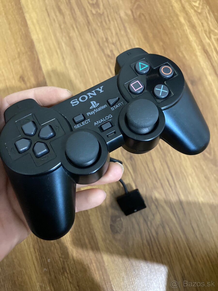 Predám PLAYSTATION 2 slim - 13