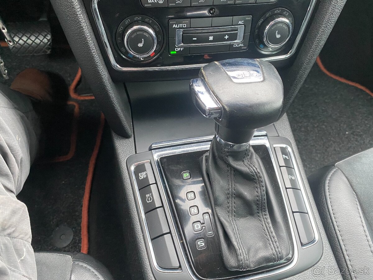 Škoda Superb 2.0 TDI PD Elegance DSG - 13