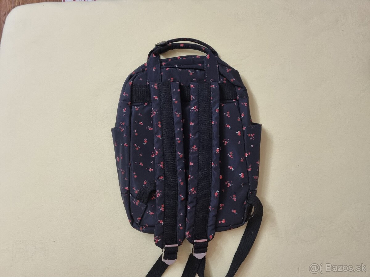 Čierny plecniak s vreckom CROPP - 13