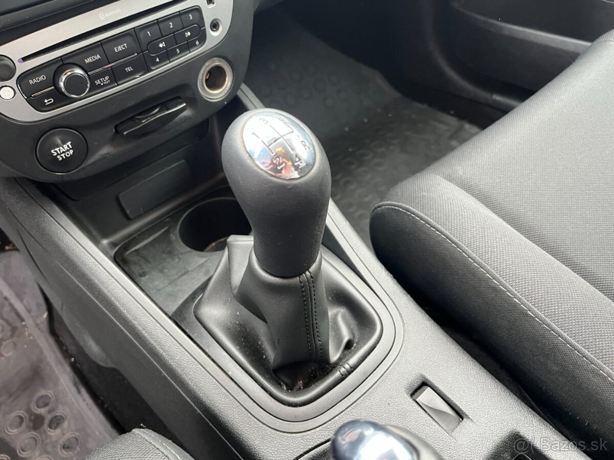 Renault Megane 1.6i - 13