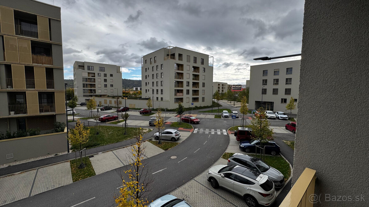 1-izbový byt na prenájom spolu s Cabrio FIAT 500 - Bory - 13