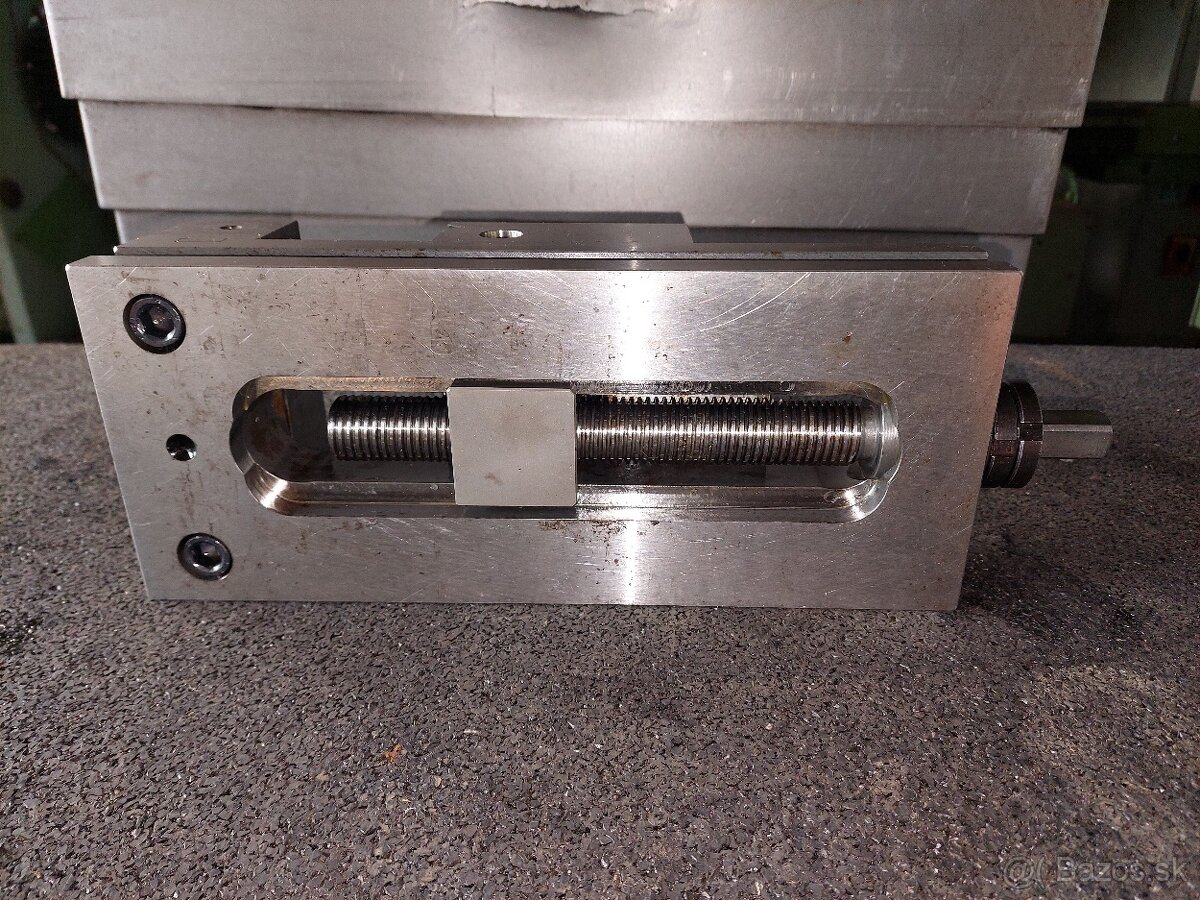 Strojní svěrák přesný - 13