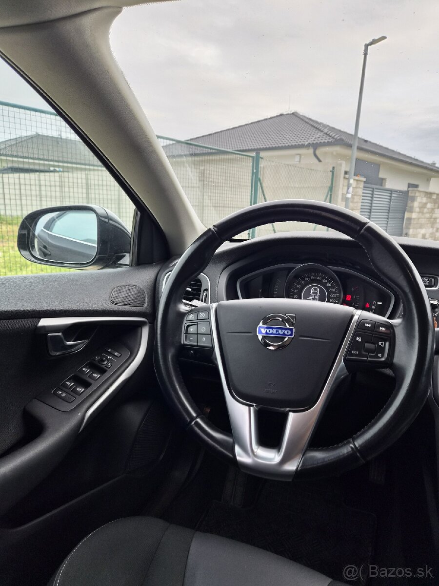 Volvo V40 2.0 D3 - 13