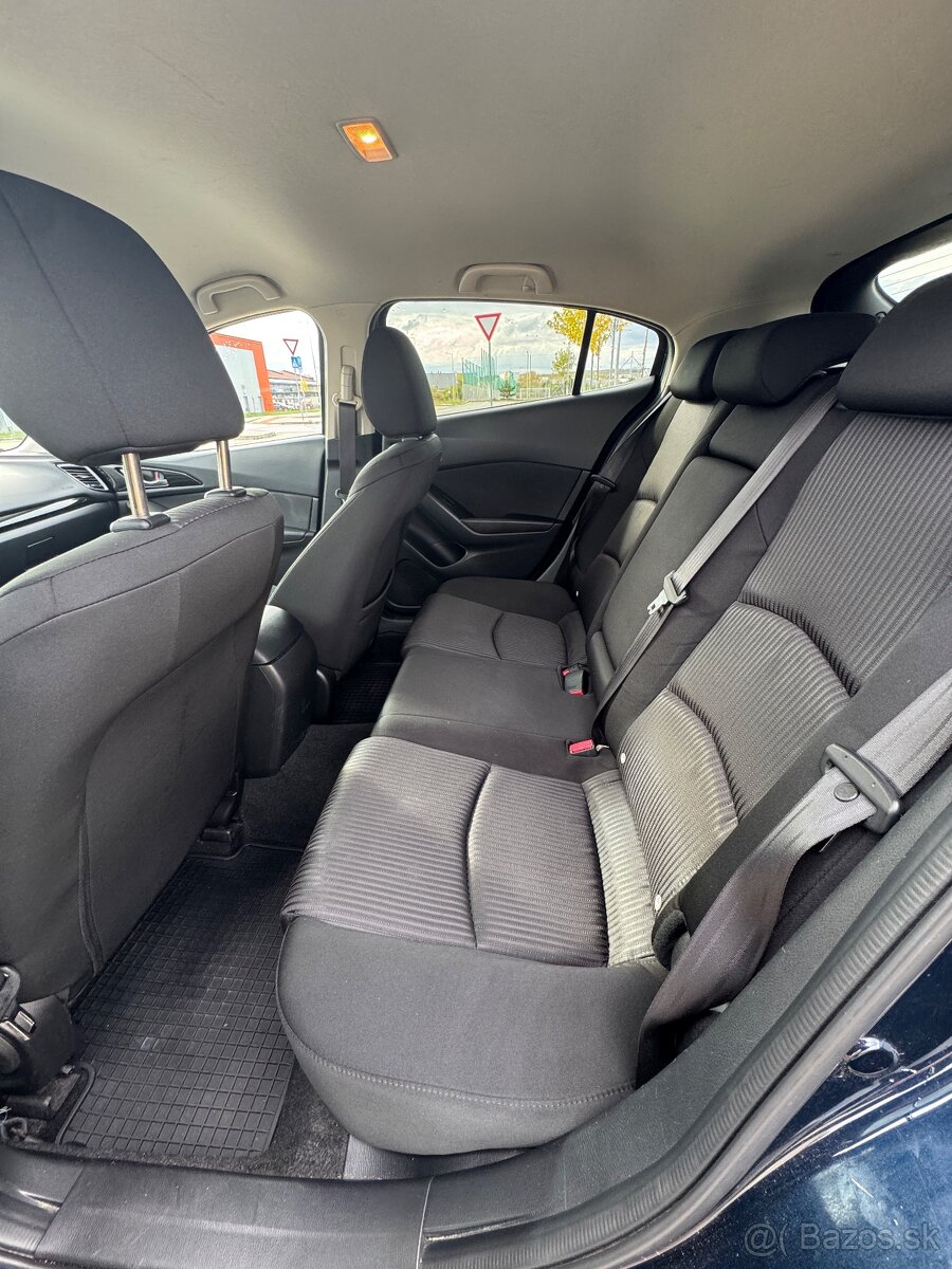 Mazda 3 1.5i (74kW) - 13