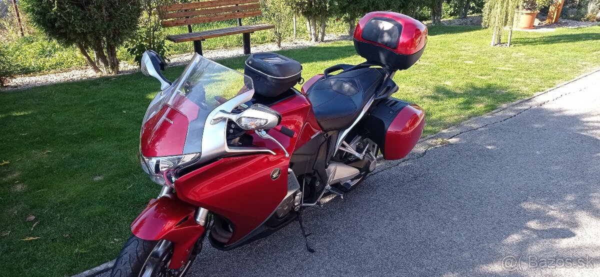 Honda VFR 1200f - 13
