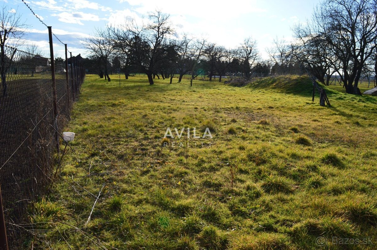 TOP NA PREDAJ: 2 stavebné pozemky 728m2 a 1761m2 (celkom 248 - 13