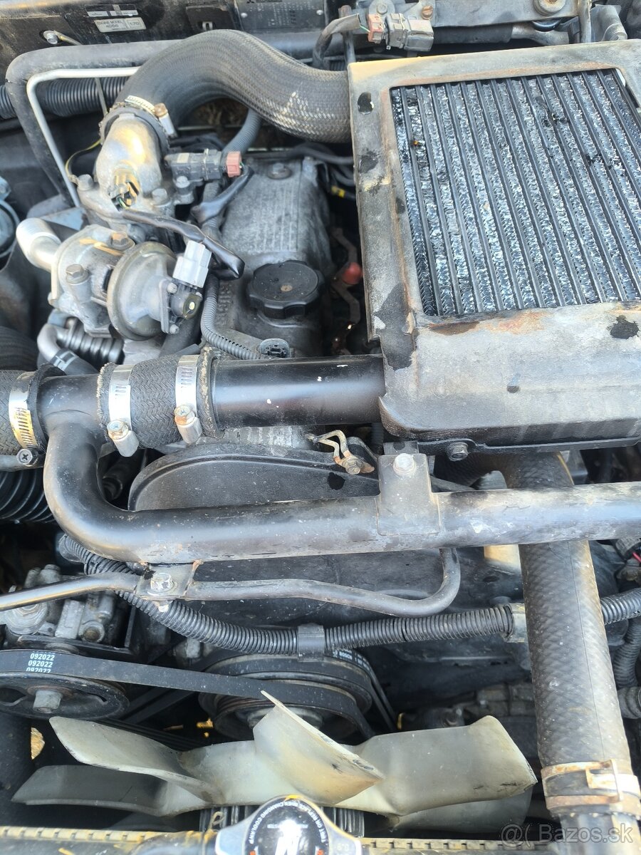 Mitsubishi Pajero Sport - 13