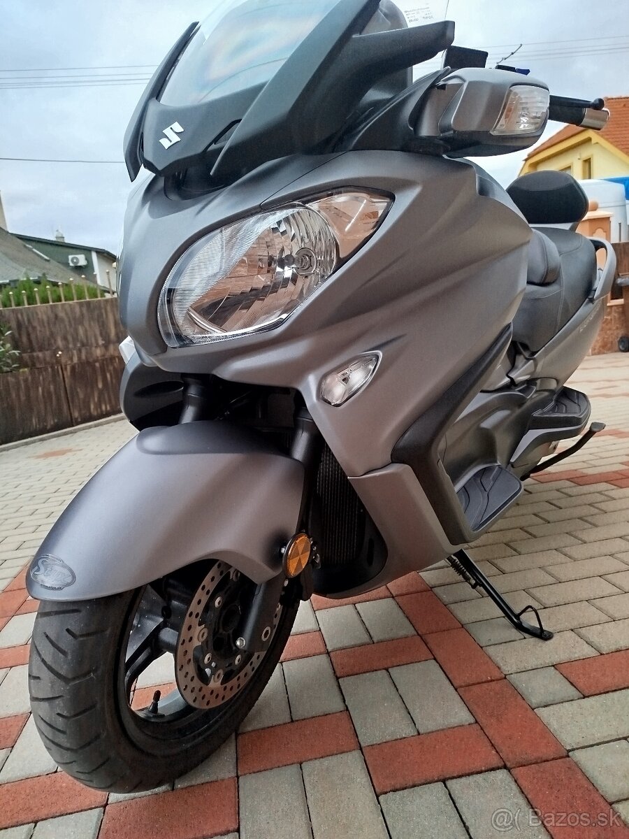 Suzuki Burgman 650 - 13