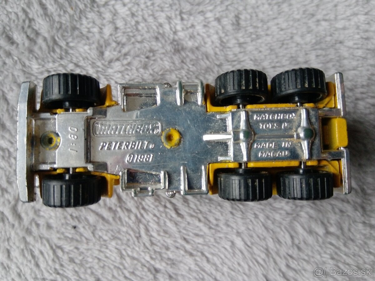 MATCHBOX - 4x Land Rover + Peterbilt - 13