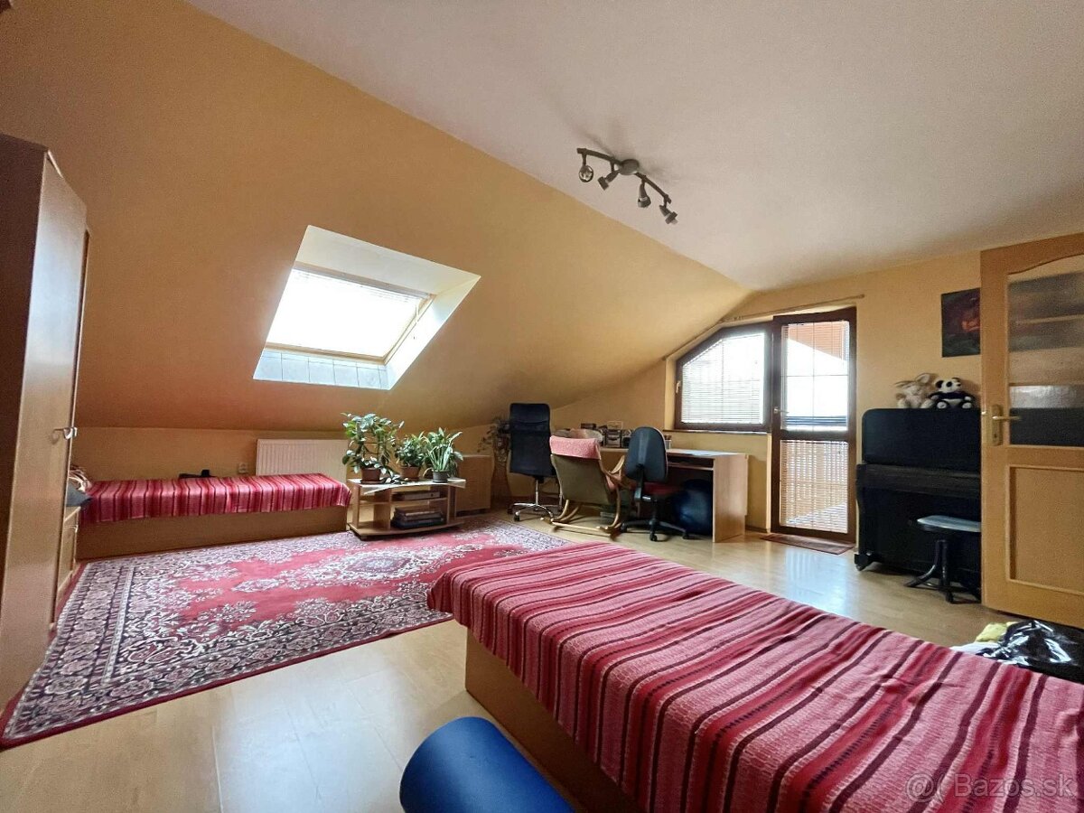 ZĽAVNENÉ • Na predaj dom s garážou a pozemkom v Skalici - 13