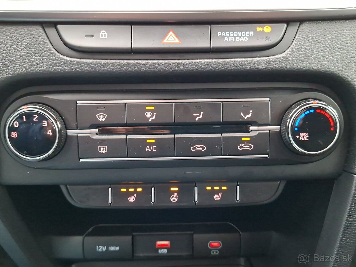 Kia CEED SW 1,5 T-GDi M6 SILVER+SILVER PACK 103kW/140k - 13