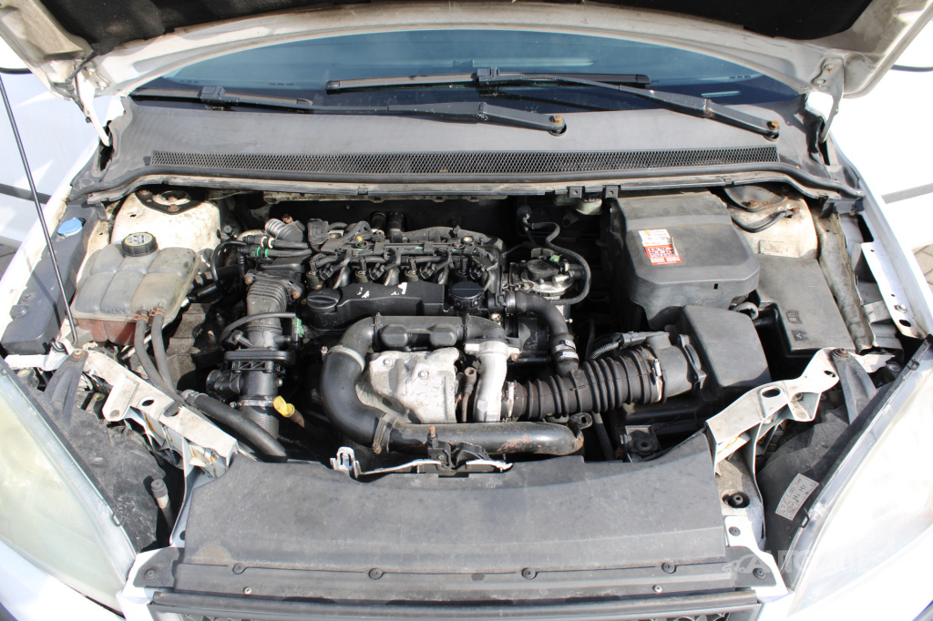 Ford Focus Combi 1,6 TDCi 66 kW - 13