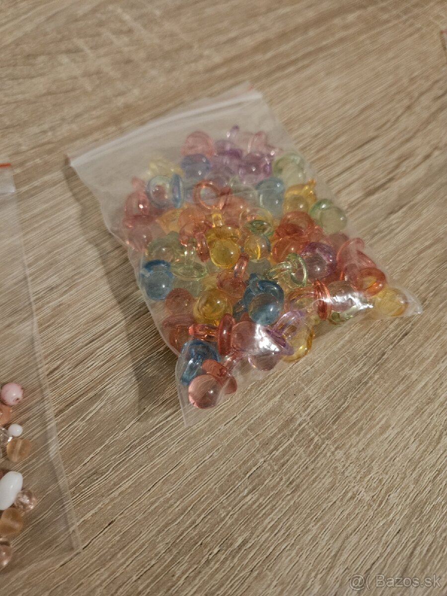 Rôzny kreatívny materiál - 13