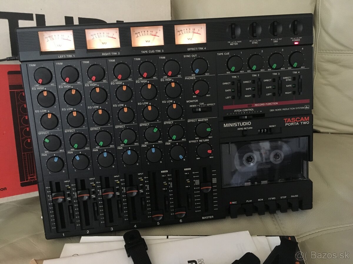 Tascam Portastudio TWO - Balenie, manualy, zdroj, popruh - 13