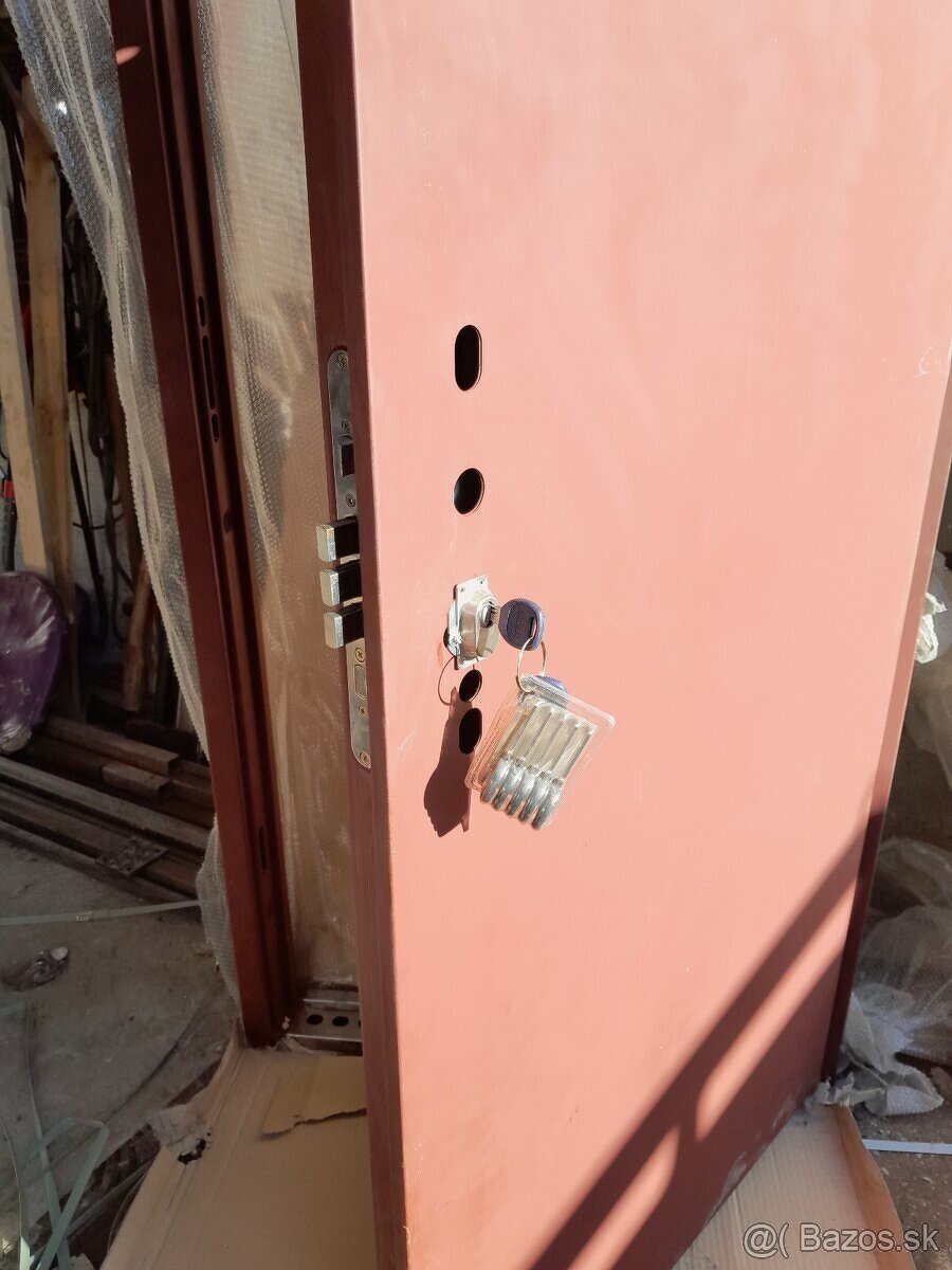 Predam nové bezpecnostne dvere - 13
