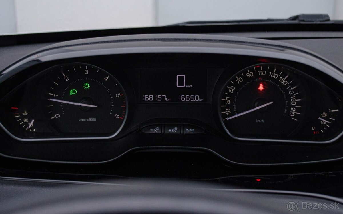 Peugeot 208 1.6 BlueHDi - 13