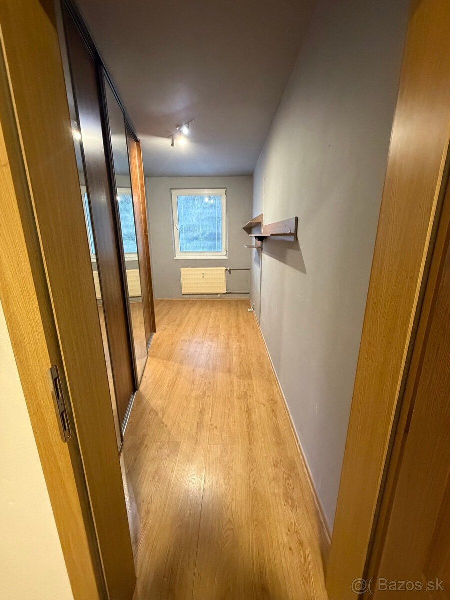 Prenájom 4-izbový byt v Handlovej - 13