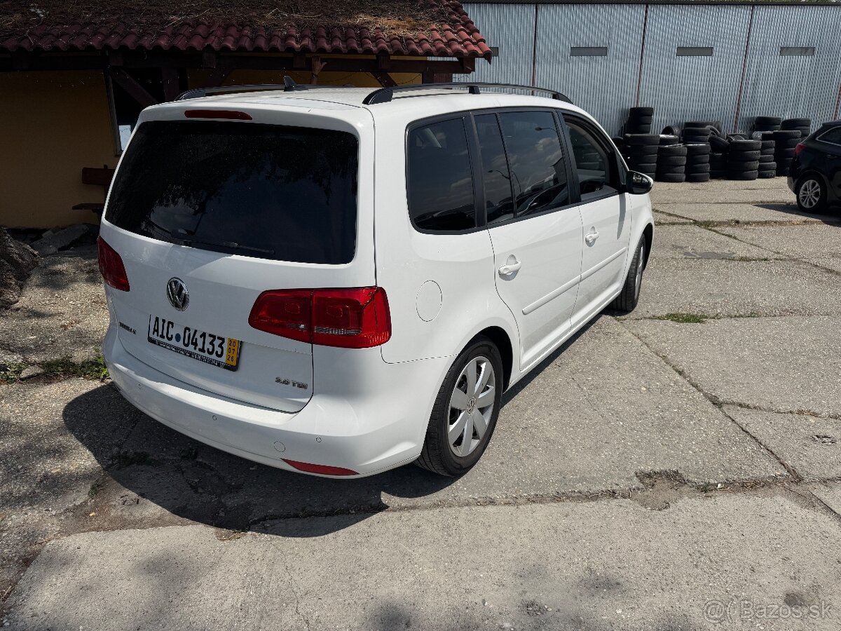 Volkswagen Turan 2.0 TDI - 13