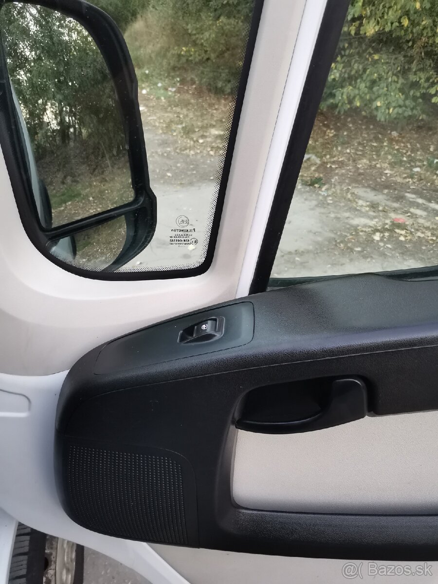 Fiat Ducato 7 miestne válnik dodávka. - 13