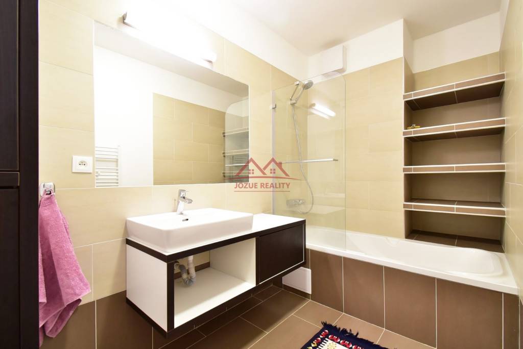 NA PRENAJOM-3 IZBOVÝ BYT, FATRANSKÁ UL., KOŠICE - 13