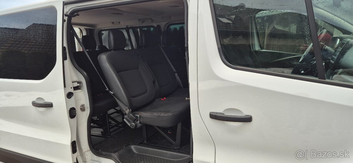 Renault Trafic 2.0 - 13