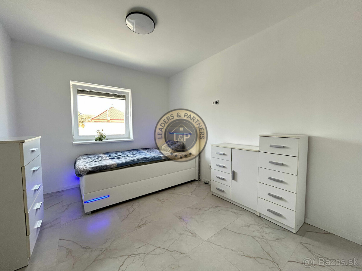 PREDAJ rodinný dom Bezenye - 13