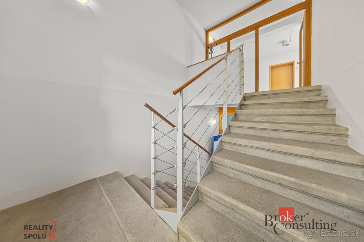 Reprezentatívne kancelárie 415 m² na prenájom – Nobelova uli - 13