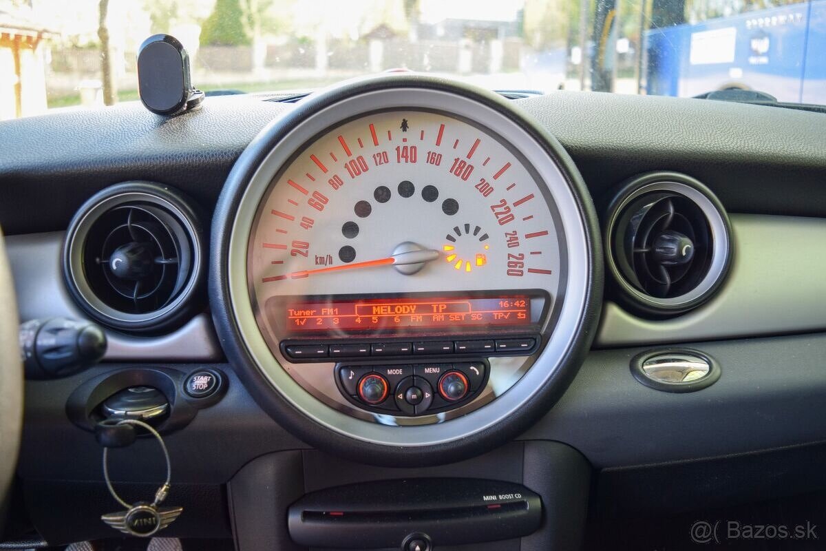 Mini Cooper R56 1.6benzín 90kW 2010 3dv. M6 - 13