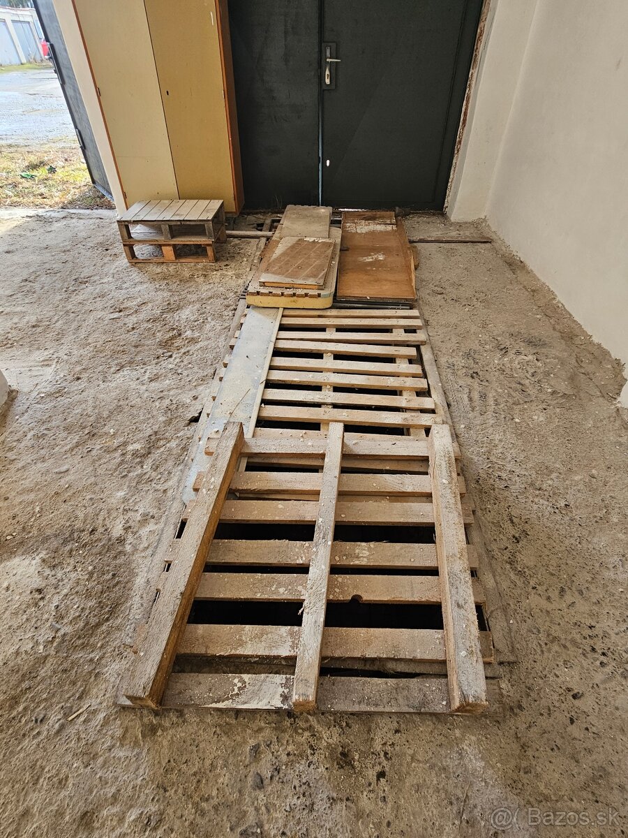 Predam dvoj garaz na sidlisku 2. - 13