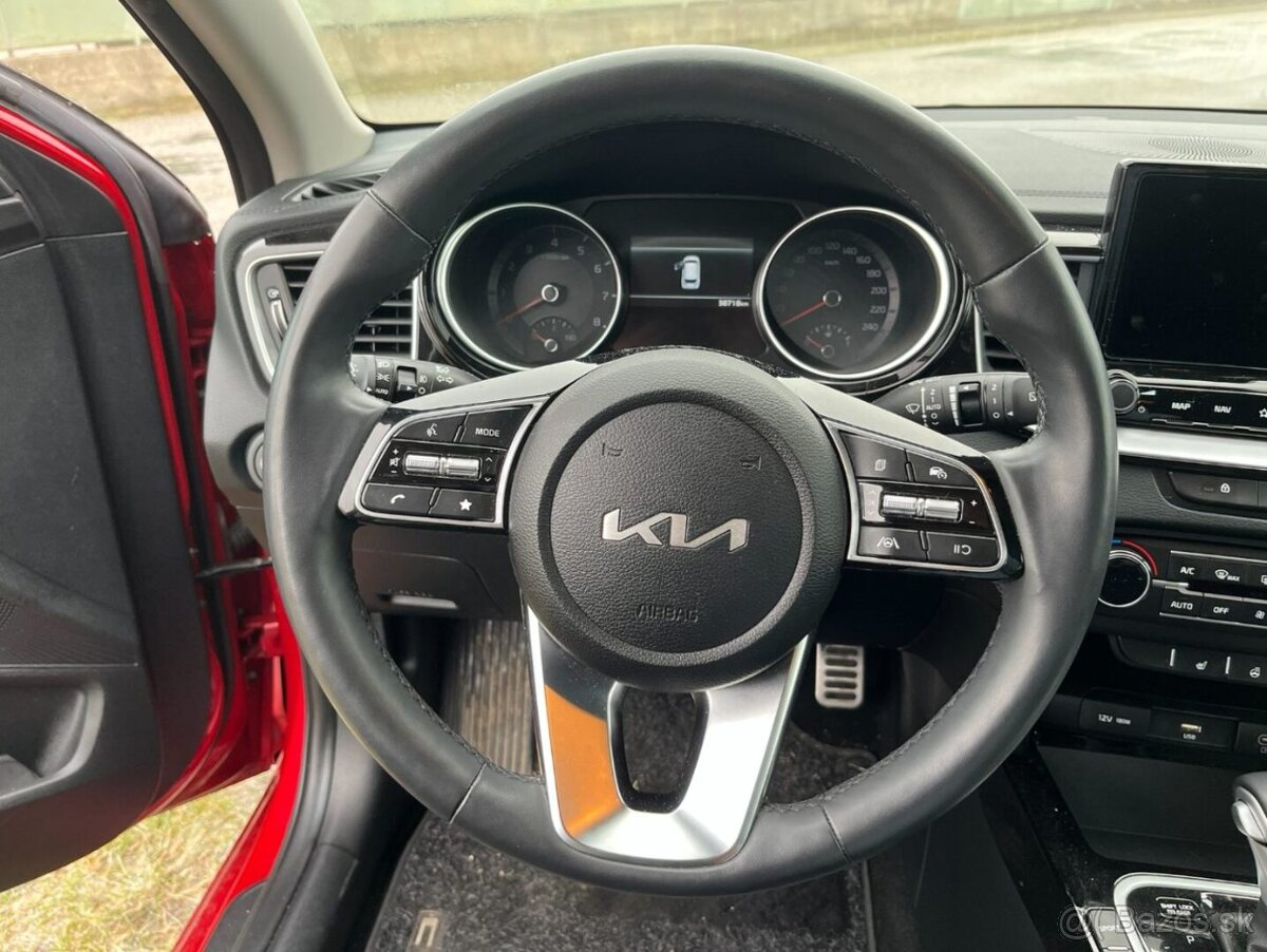 Kia Ceed SW 1.5 T-GDI - 13