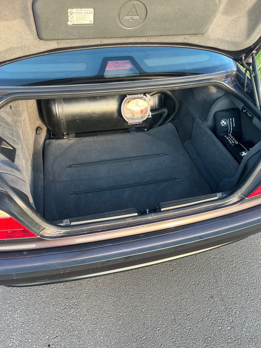 BMW E38 740i - 13