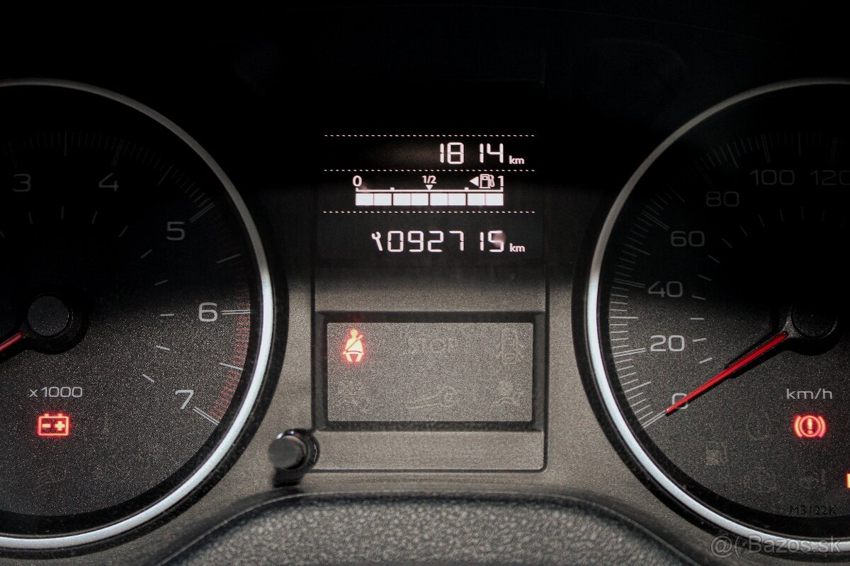 Peugeot 301 1.5 BlueHDI Style - 13