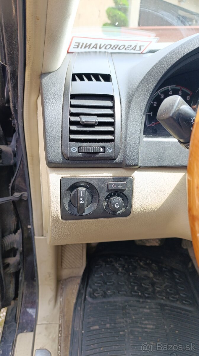 Predám SUV Ssangyong Rexton 2,7dci - 13