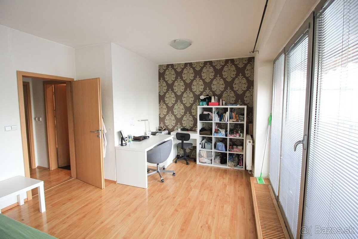 PREDAJ: Priestranný 3-izbový mezonet s terasou v atraktívnej - 13