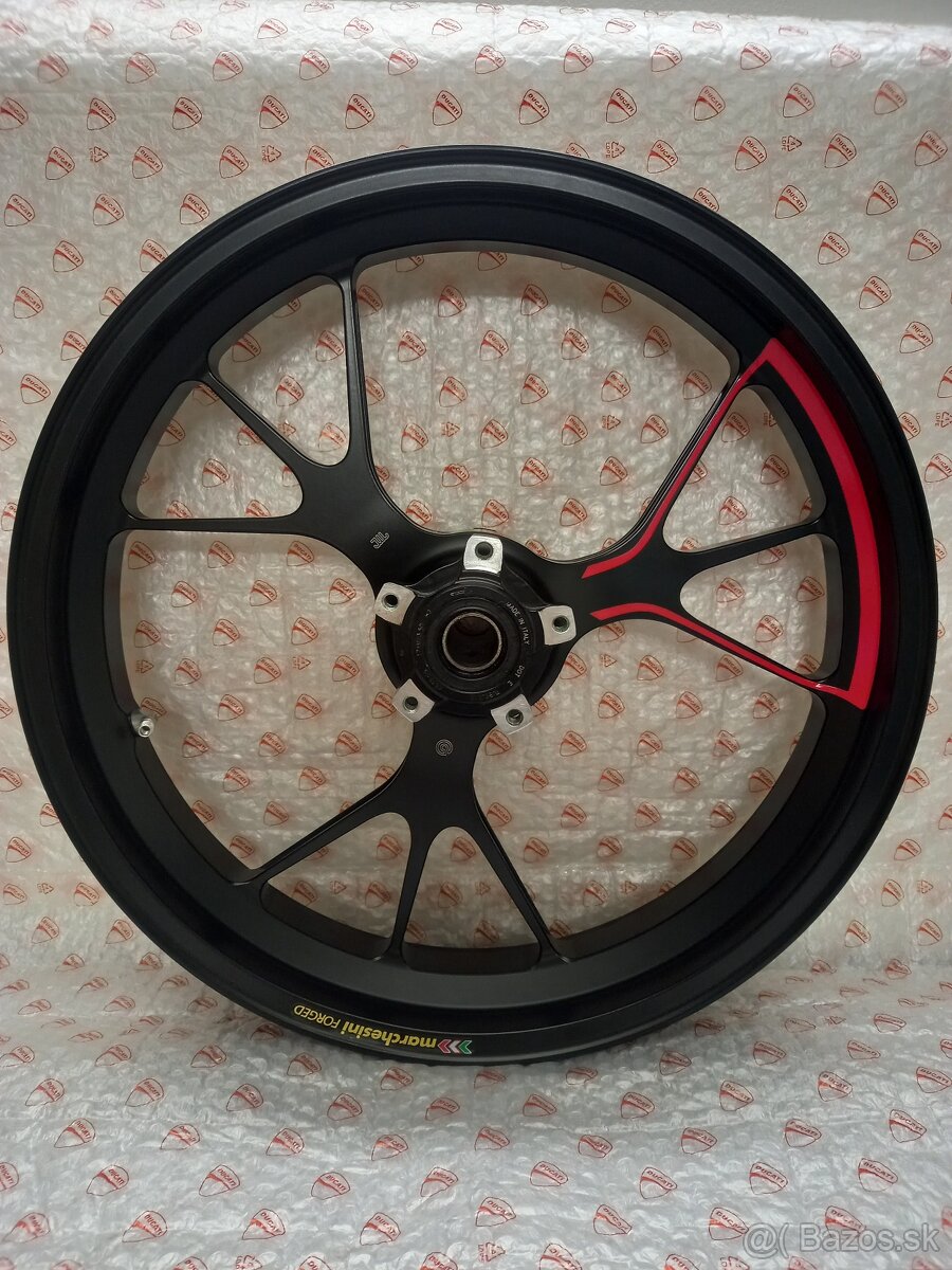 Ducati Hypermotard 939/950 - 13