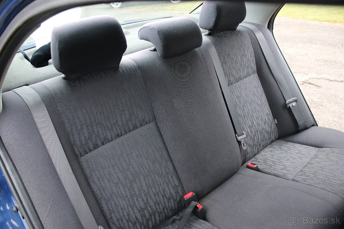 TOYOTA COROLLA 1,4 VVT-I 71KW/97PS ROČNÍK 2003 - 13