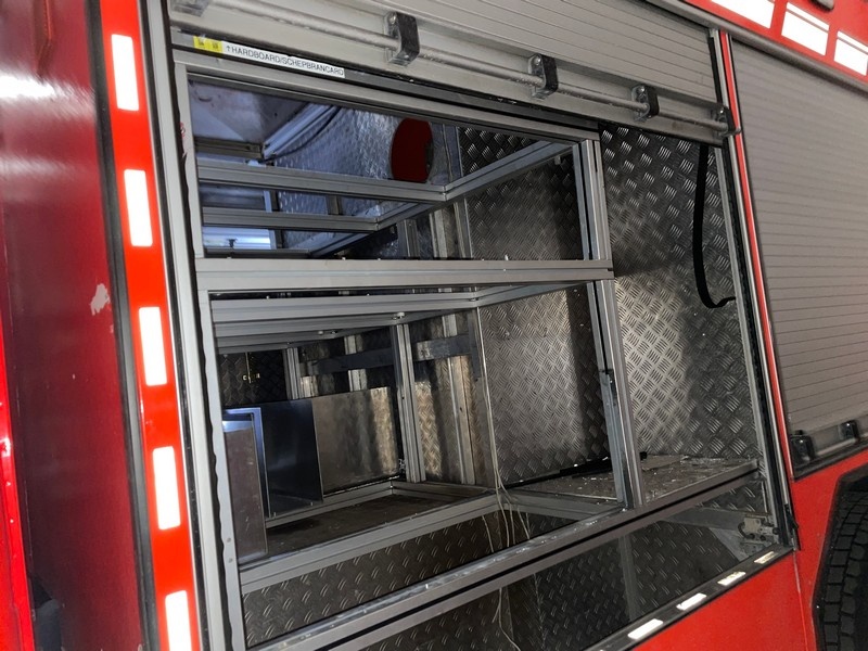 Hasičské vozidlo, Scania P94 260 4X2 2500L vody - 13