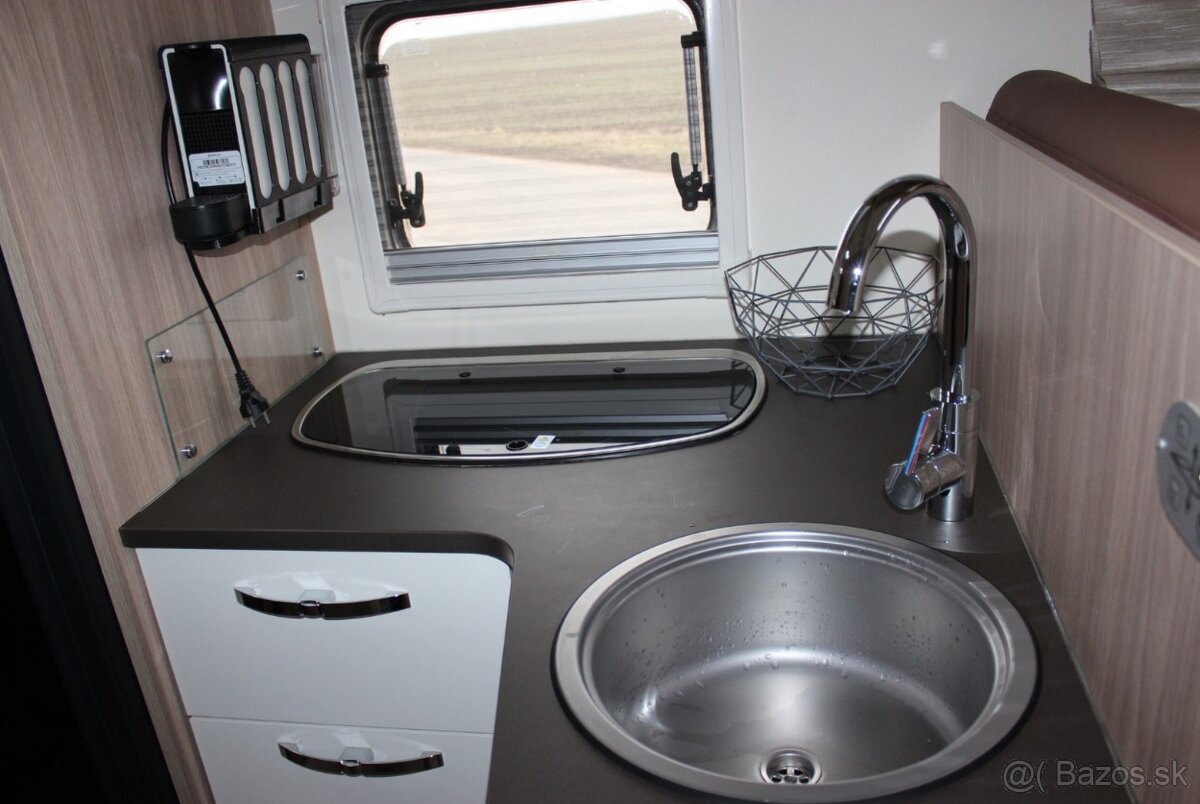 Burstner IXEO 710 TOP STAV - 13