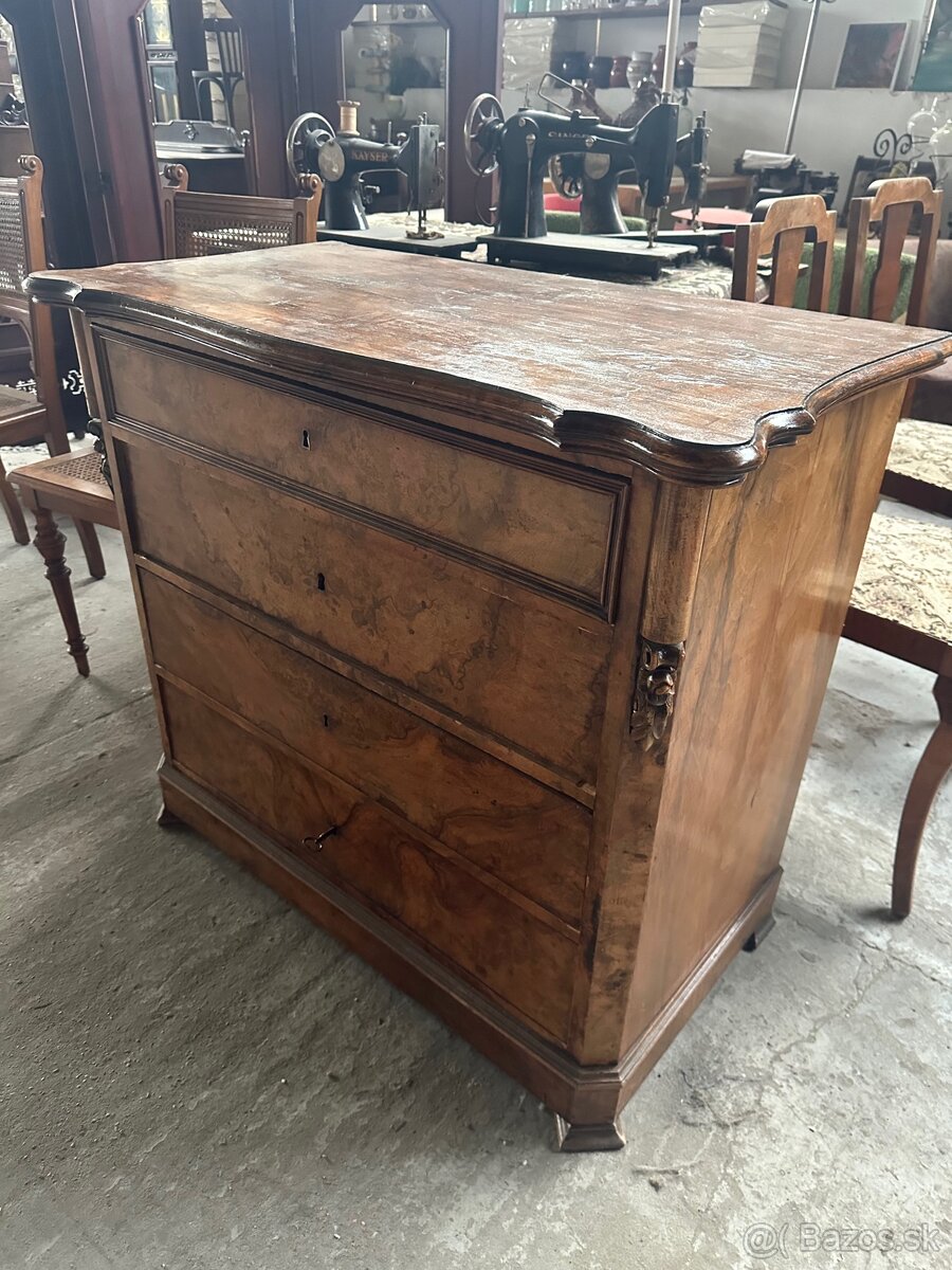 starožitná komoda - 13