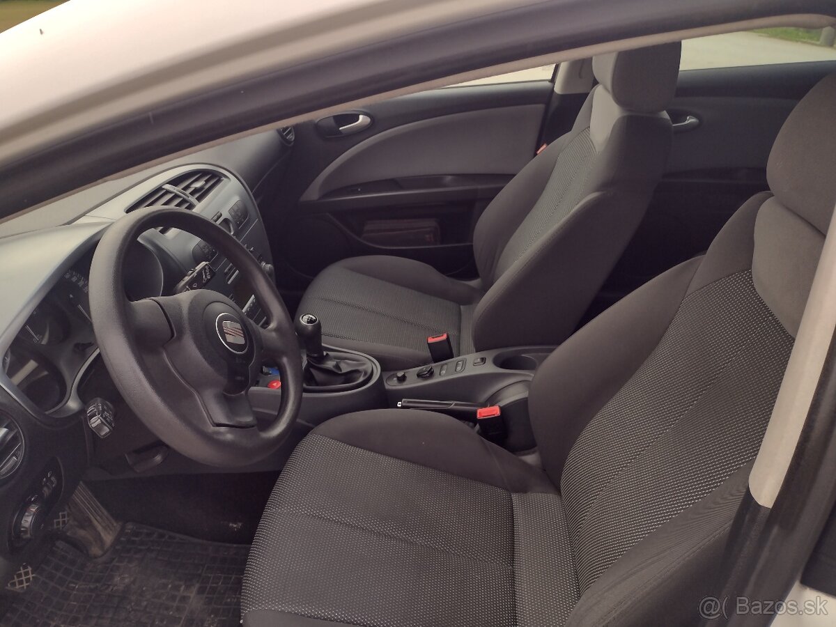 SEAT LEON 1.4 BENZIN 63 KW NAJ.167000 KM ROK VÝROBY 2009 - 13