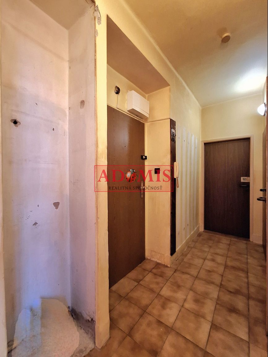 ADOMIS - predáme 2izbový tehlový byt 57m2, balkón, Podhradov - 13