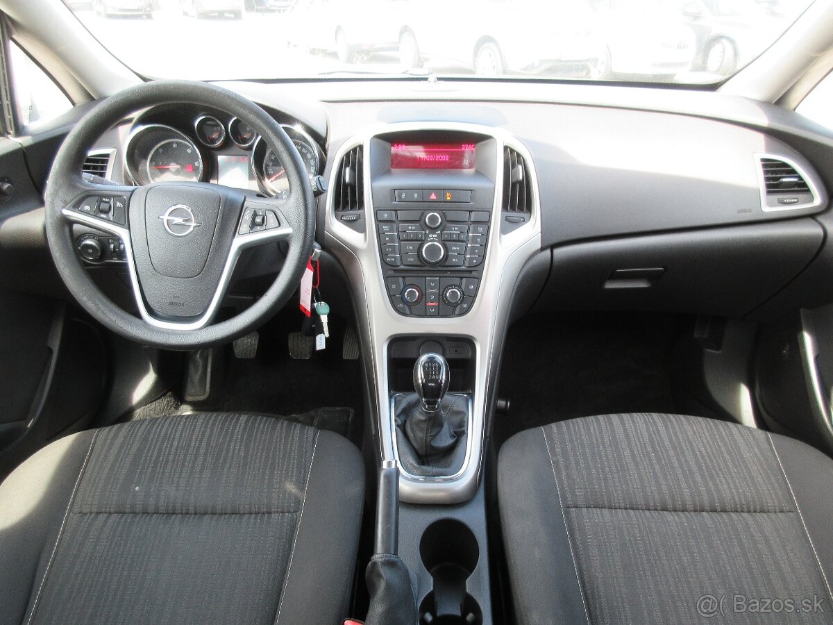 Opel Astra 1.7 CDTi 110k Enjoy - 13